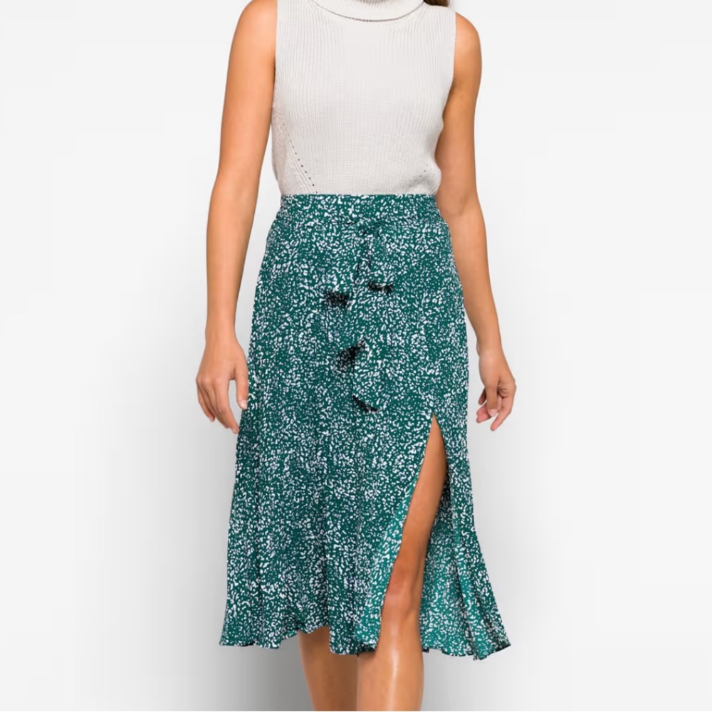 Skies Are Blue Sanara Pleated Midi Skirt